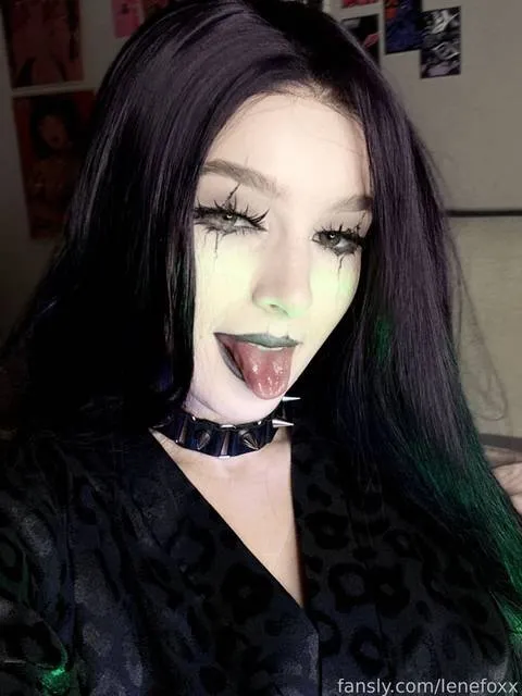 @Ienefoxx
