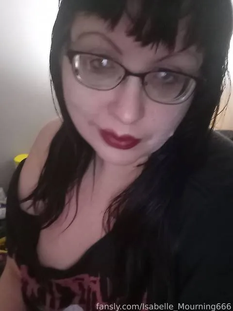 @Isabelle_Mourning666