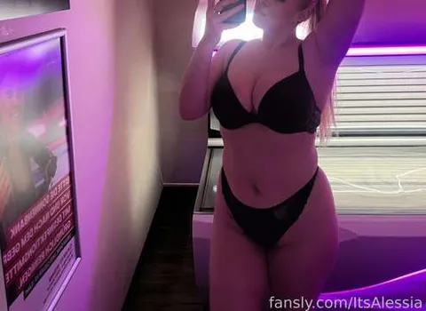 @ItsAlessia