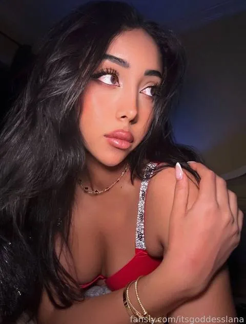 @itsgoddesslana