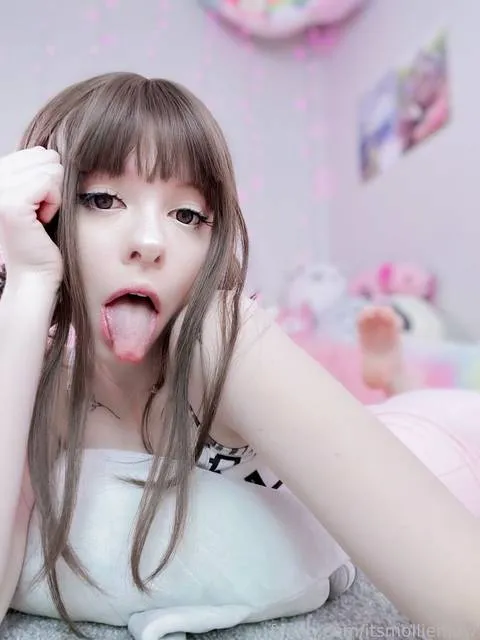 @itsmolliemew