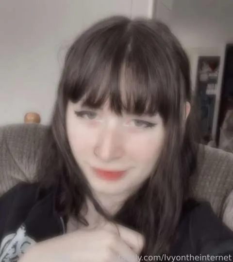 @Ivyontheinternet