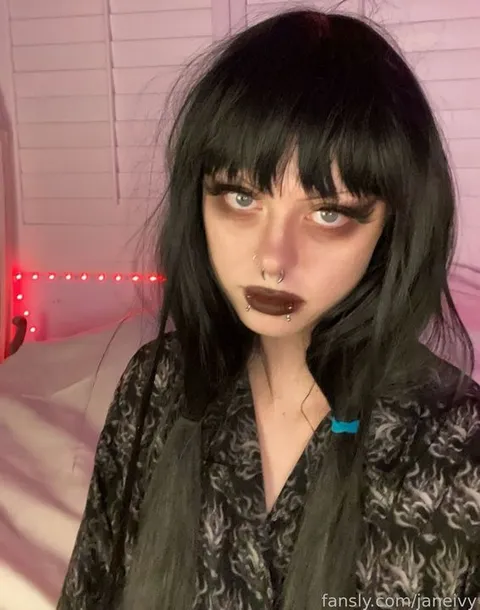 @janeivy