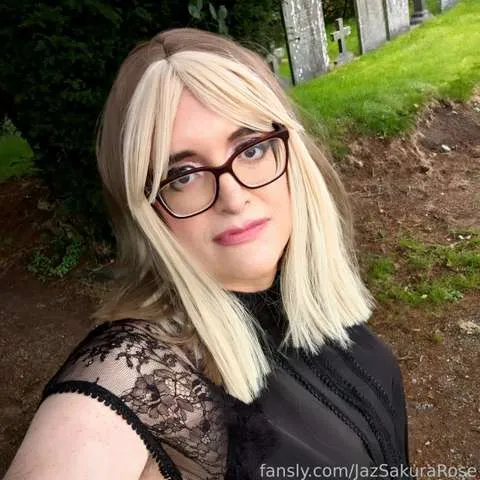 @JazSakuraRose