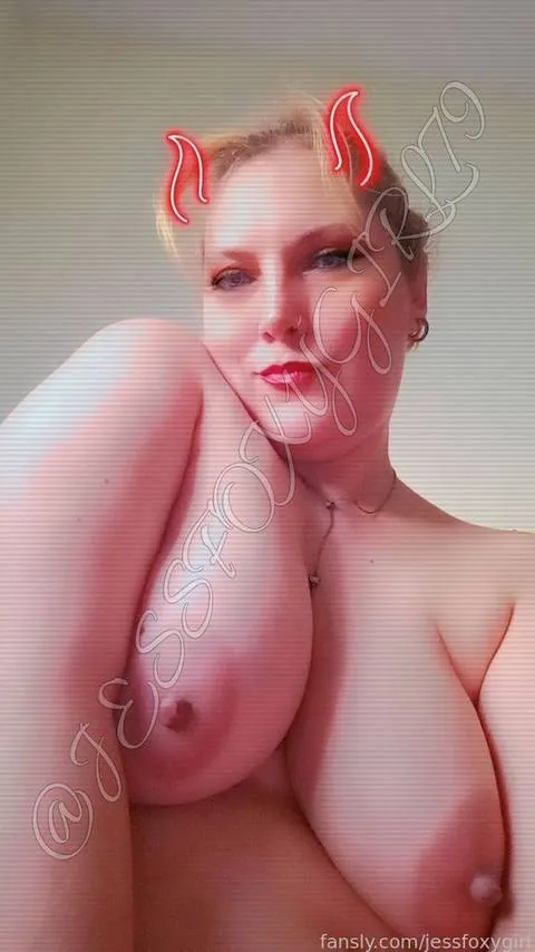 @jessfoxygirl