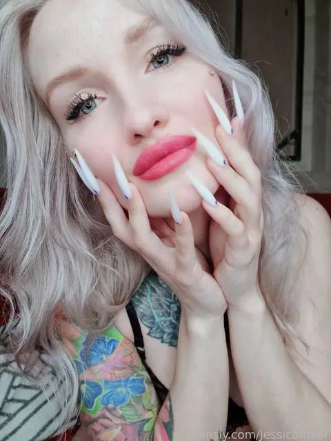 @JessicaInver