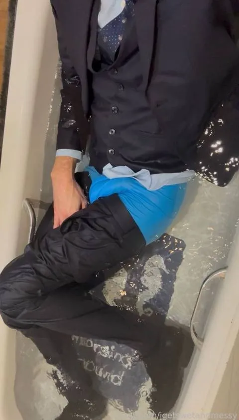 @jgetswetandmessy