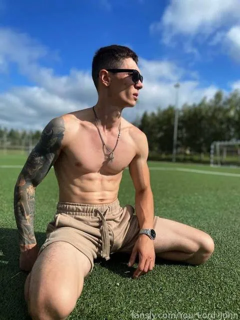@Johnyofficial_