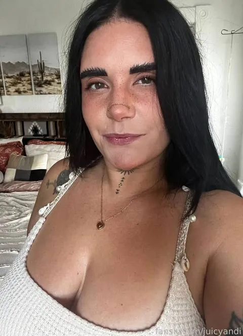 @juicyandi