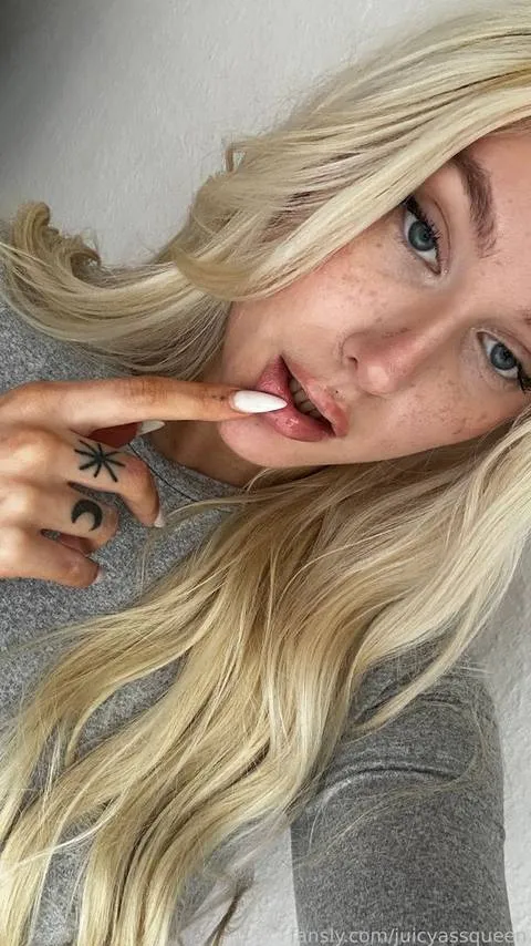 @juicyassqueen