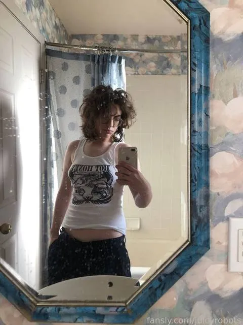 @juicyrobots