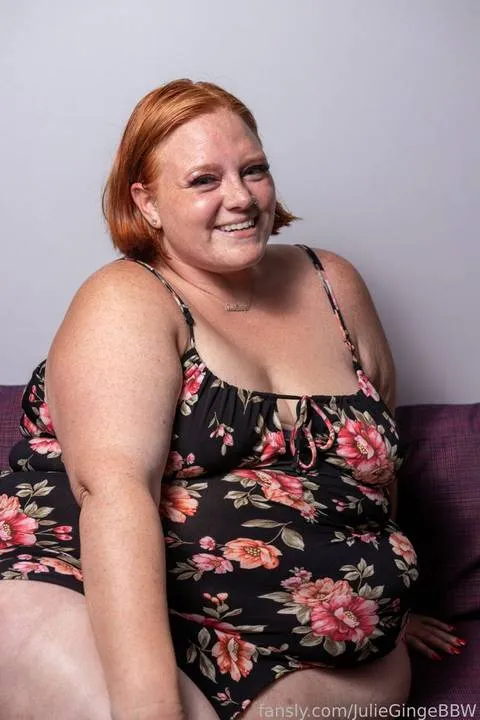 @JulieGingerBBW