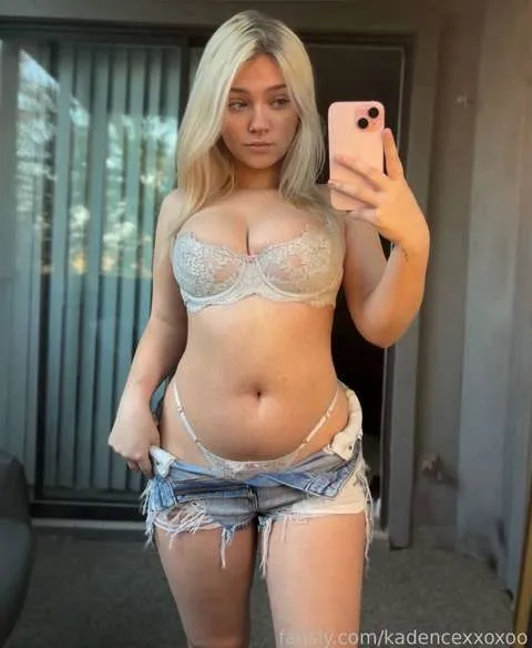 @kadencexxoxoo