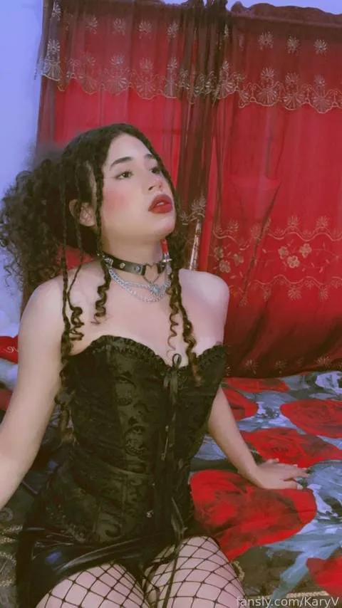 @KaryV