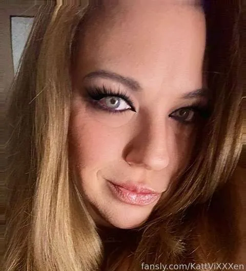 @KattViXXXen