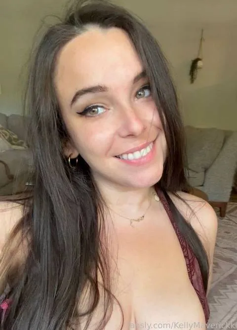 @KellyMaverickk