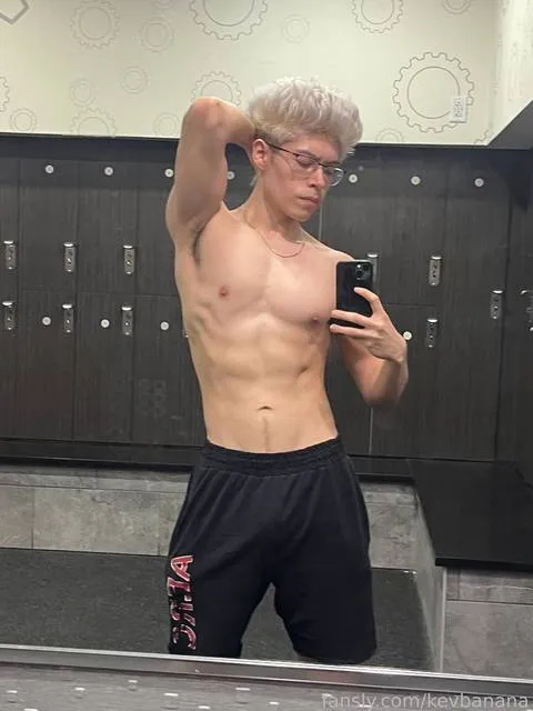 @kevbanana