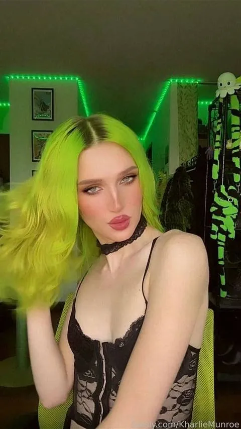 @KharlieMunroe