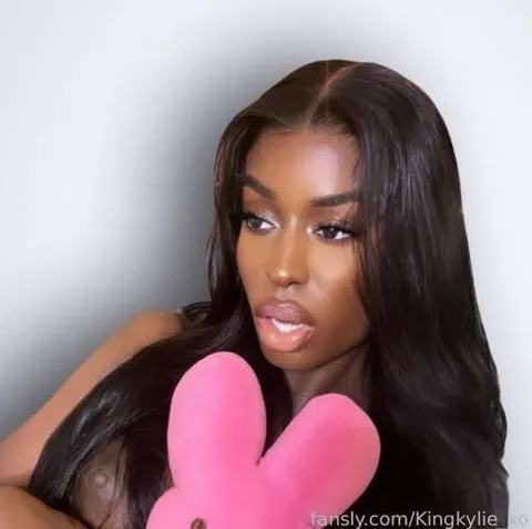 @Kingkylie_xo