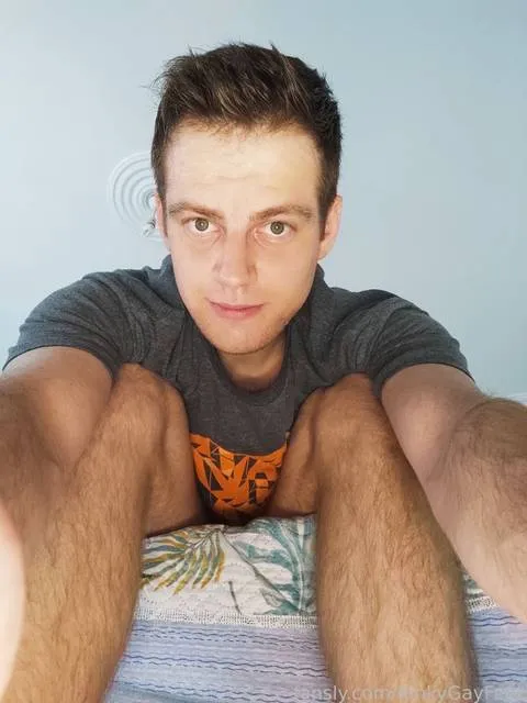 @KinkyGayFeet