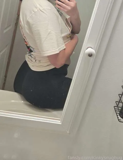 @Kinkysnugbug