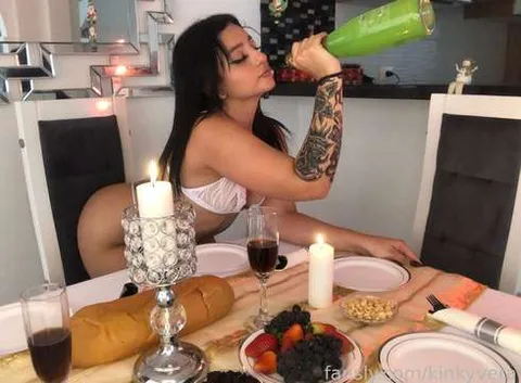 @kinkyvera