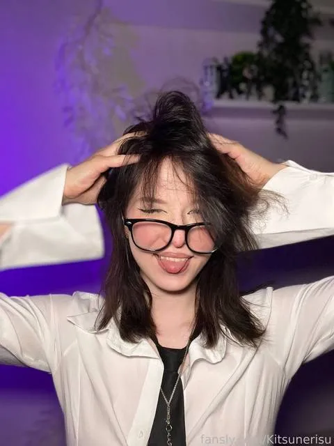 @Kitsunerisu