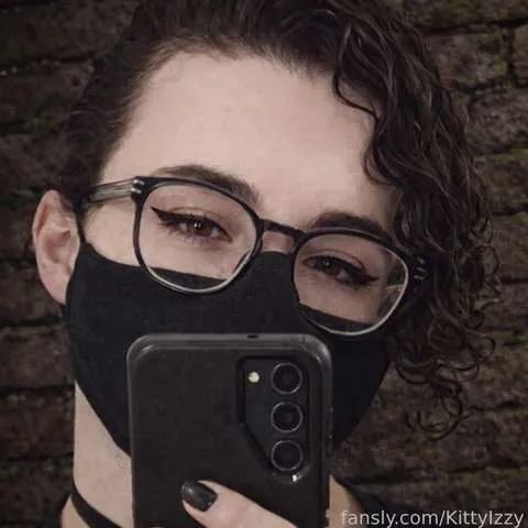 @KittyIzzy