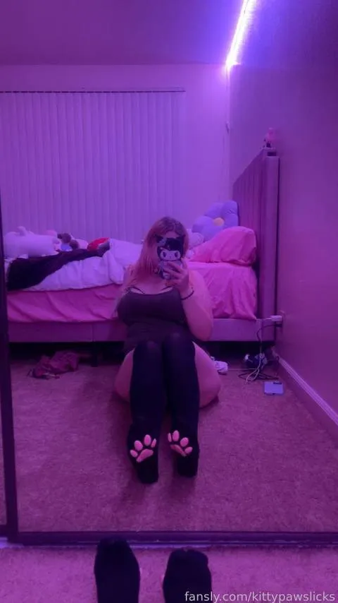 @kittypawslicks