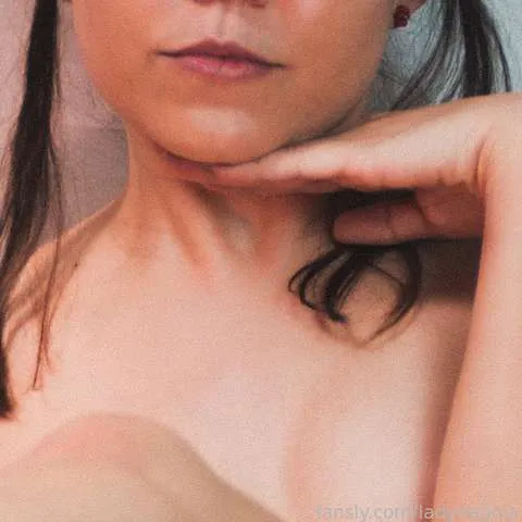 @ladynagoia