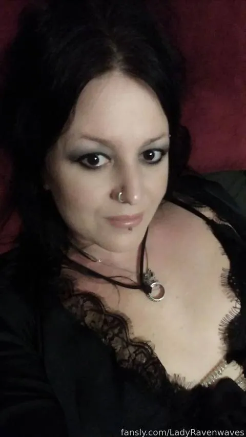 @LadyRavenwaves
