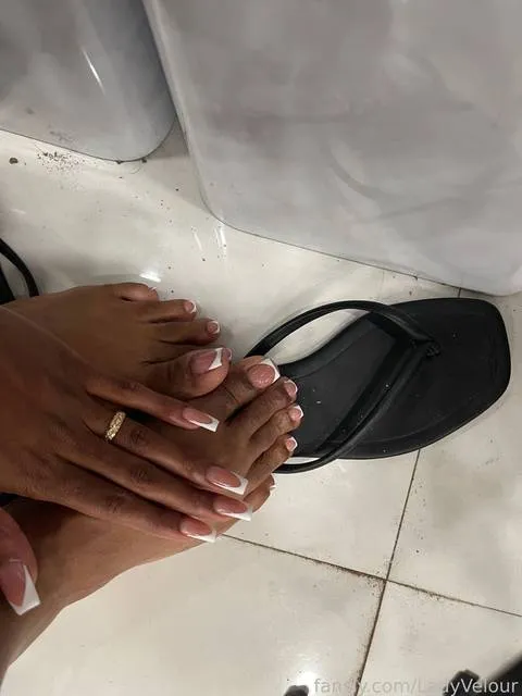 @LadyVelour