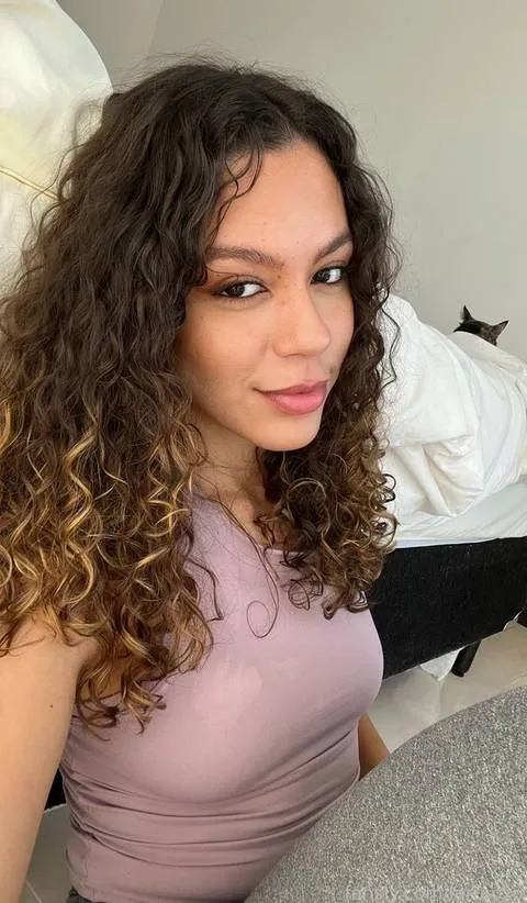 @larraoxo