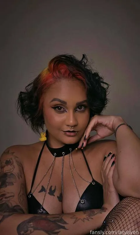@laryavon