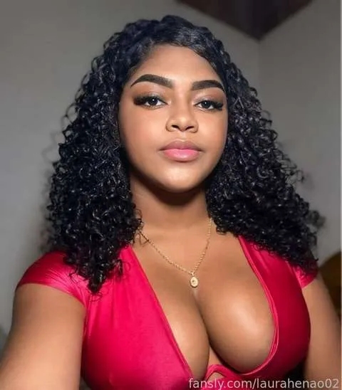 @laurahenao02