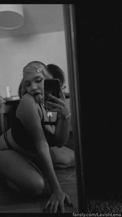 @LavishLena