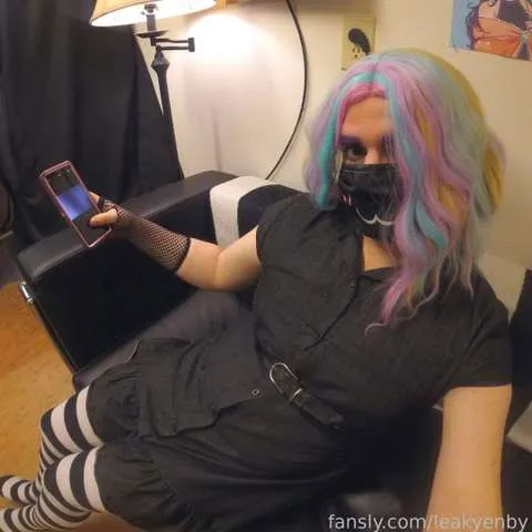 @leakyenby