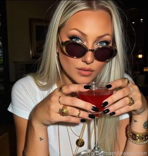 @leasahilton