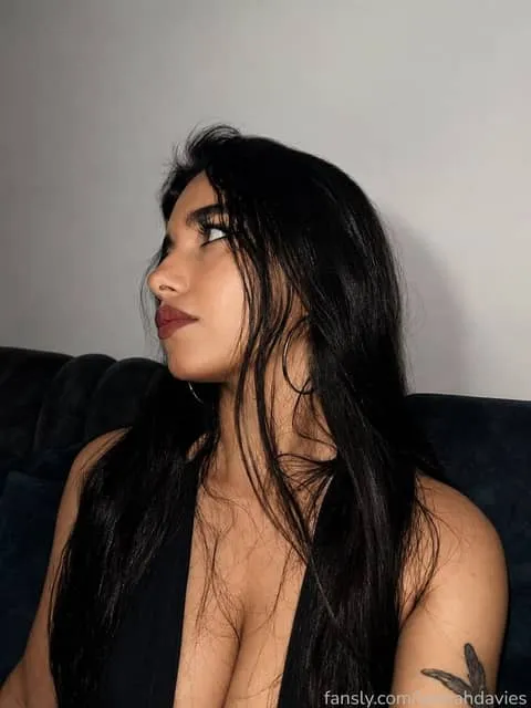 @lennahdavies
