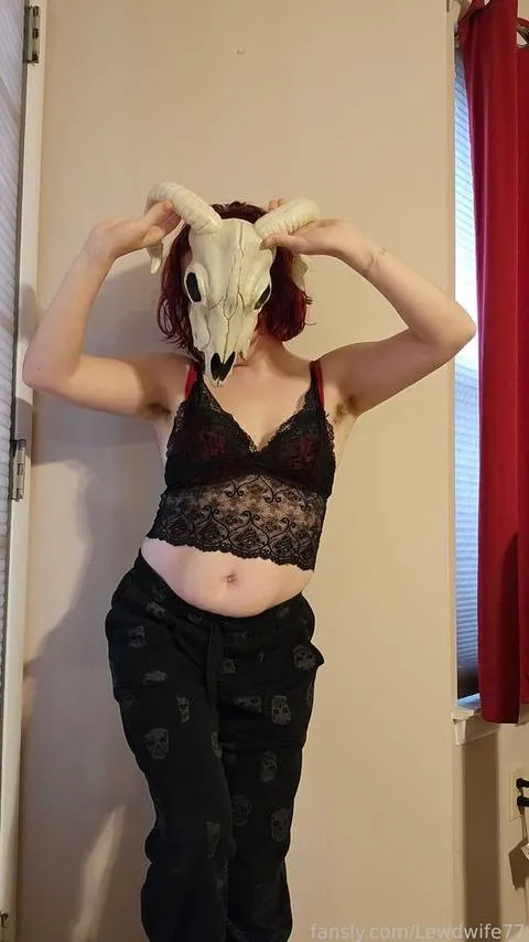 @Lewdwife77