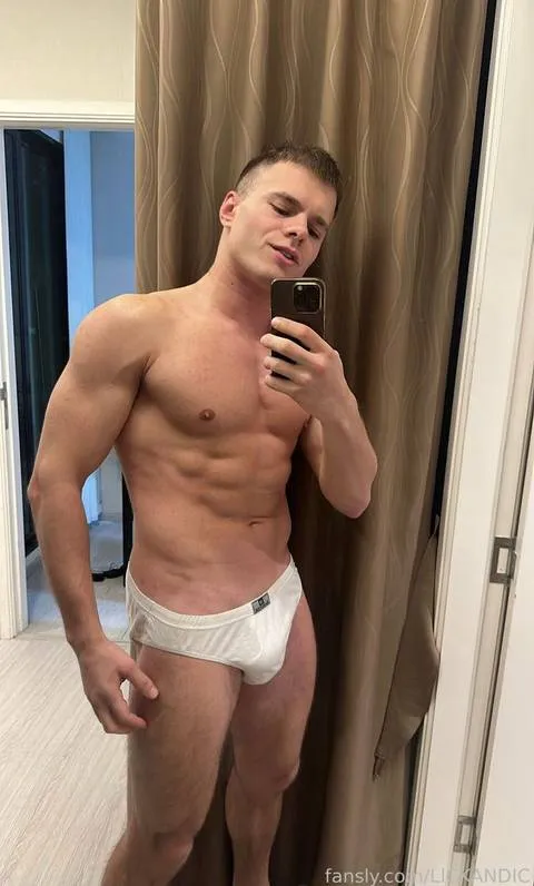 @LICKANDIC
