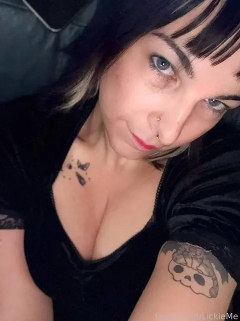@LickieMe