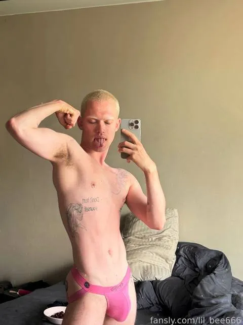 @lil_bee666