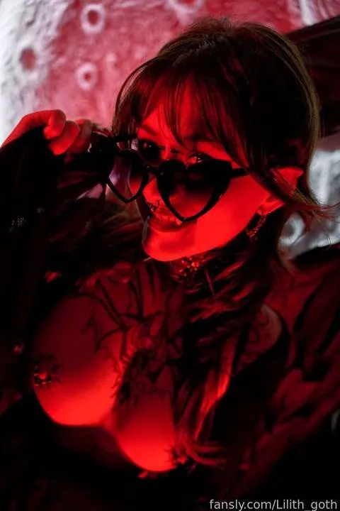 @Lilith_goth