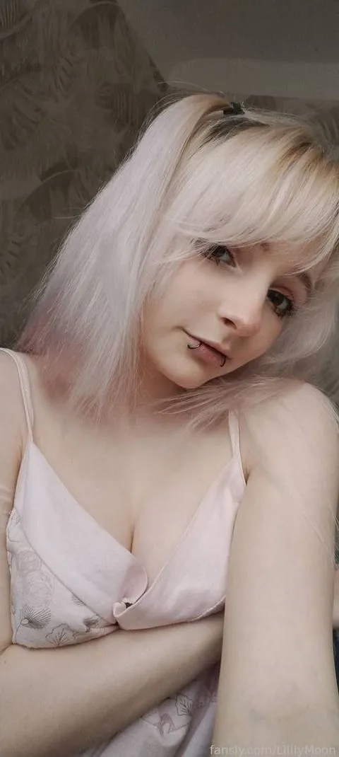 @LilllyMoon