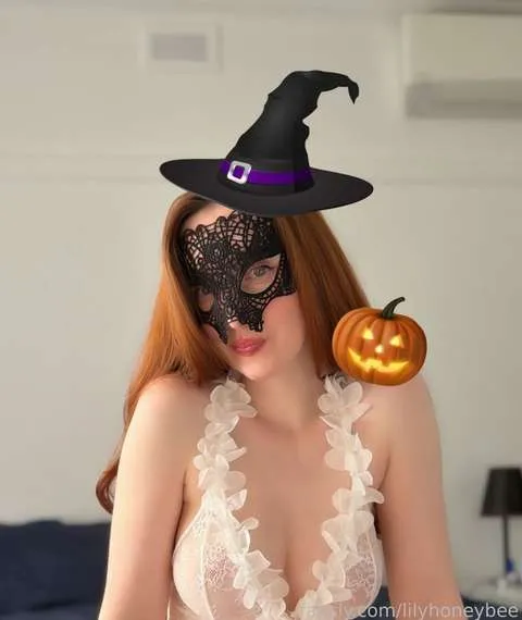 @lilyhoneybee