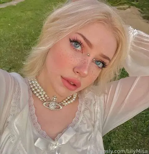 @LilyMisa