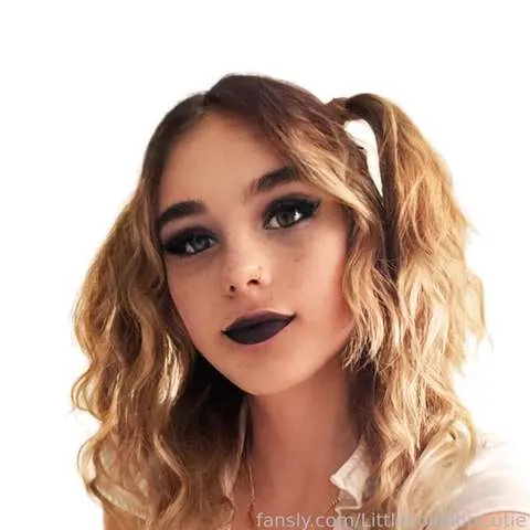 @LittleLollipopCutie