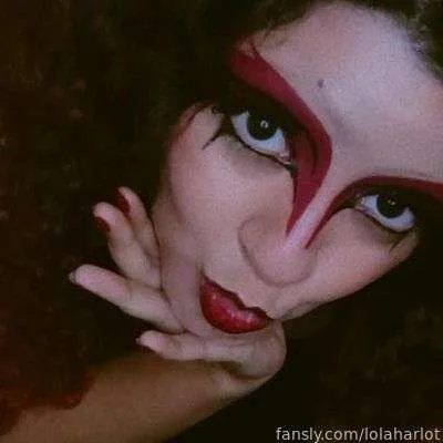 @lolaharlot