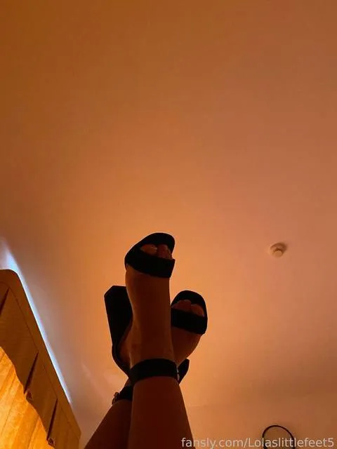 @Lolaslittlefeet5